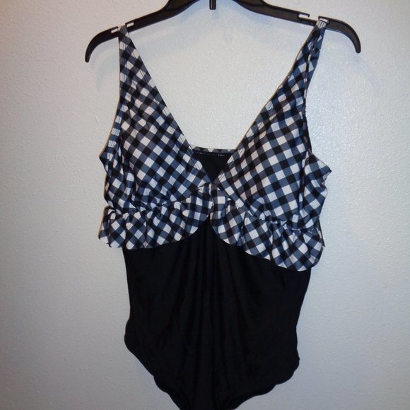 BEACH Scene One Piece Swimsuit Size Large NWT black and white - Picture 1 of 7